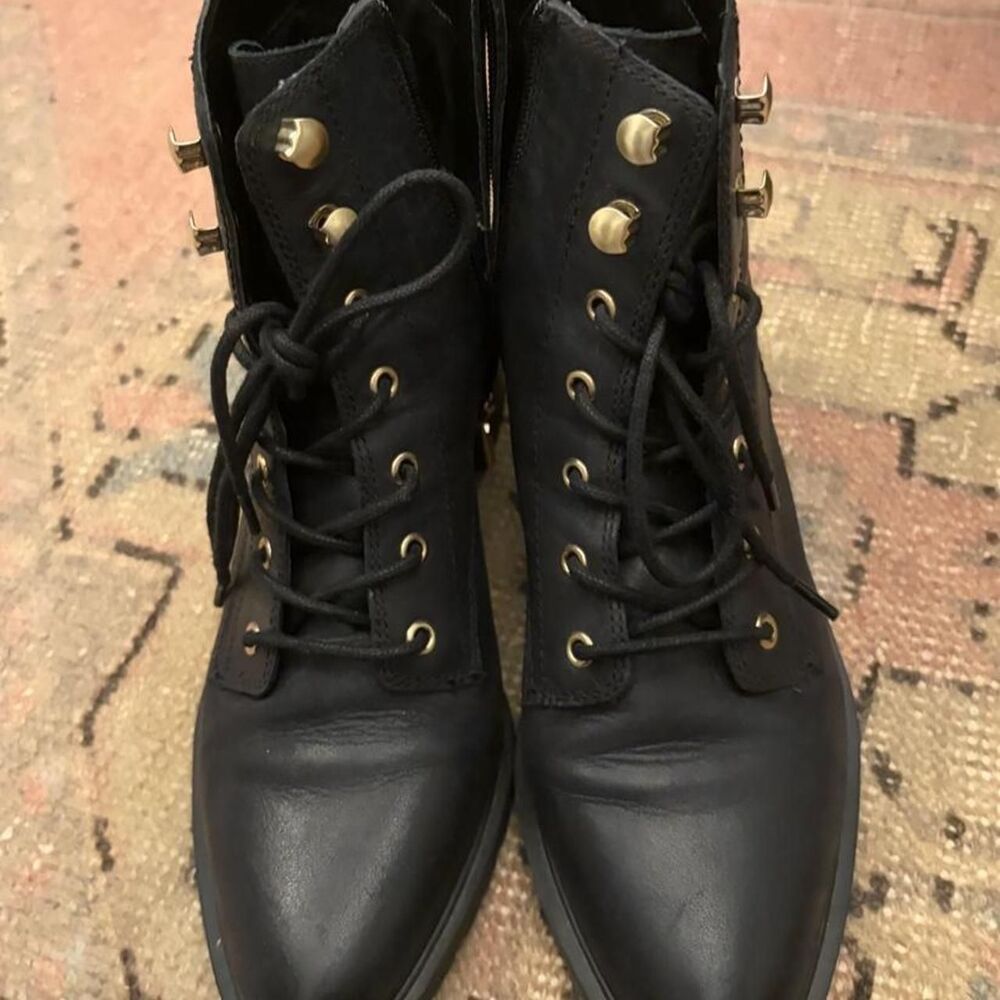 Sole-society Women's Black and Navy Boots size 8